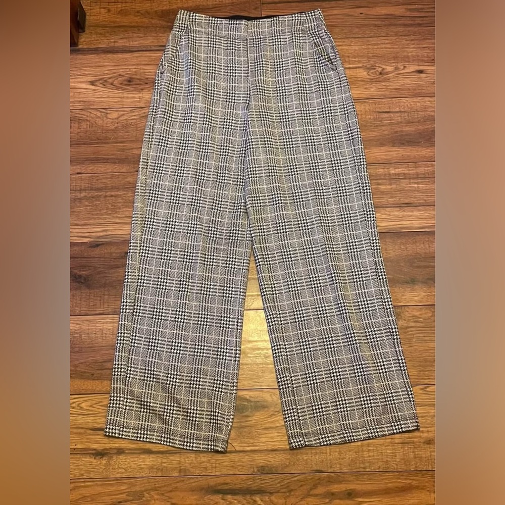 Max Studio Men's Checkered Pants in Black and White